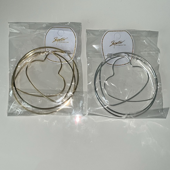 Heart shape hoop earrings - Picture 6 of 6